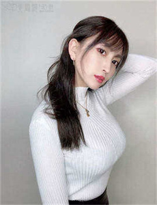 《女王男奴视频-玉女小花被黑人男友玩失禁》
